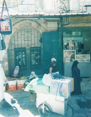 بائعات في القدس القديمة
